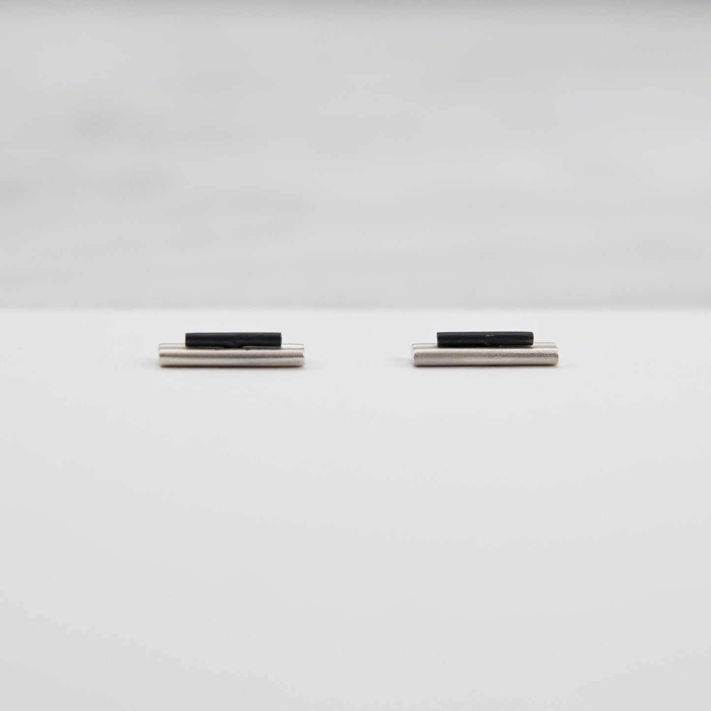 Minimalist staple earrings N°6