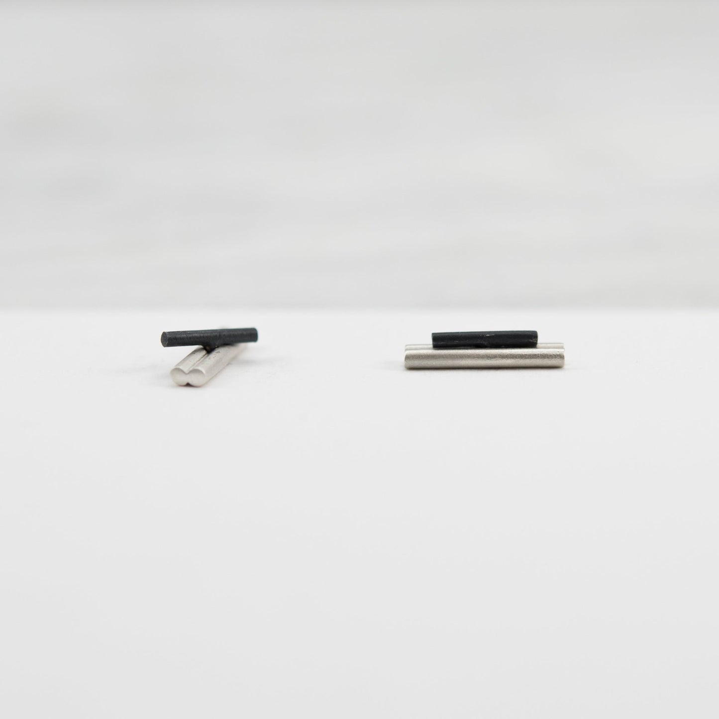 Boucles d'oreilles deux en un N°6 Argent brossé et oxydé noir