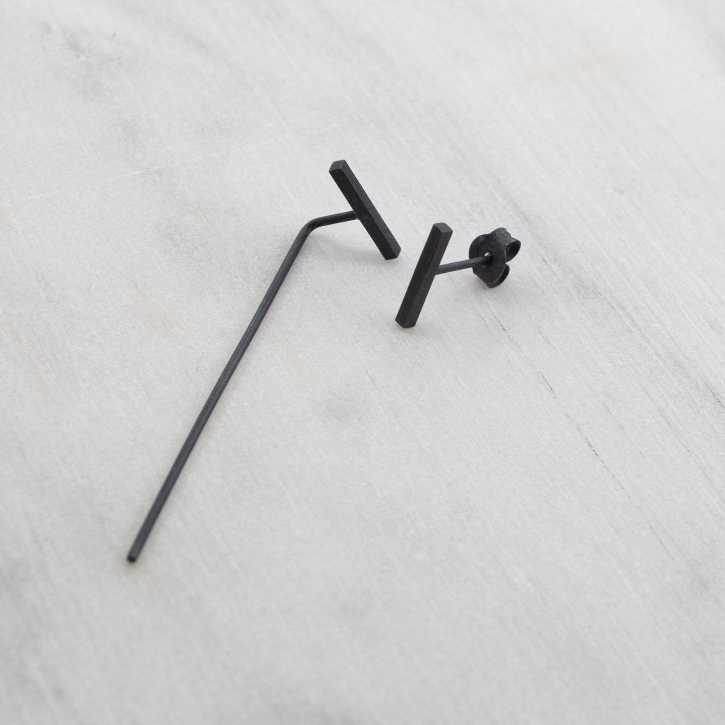 Mistmached pair of bar earrings N°27
