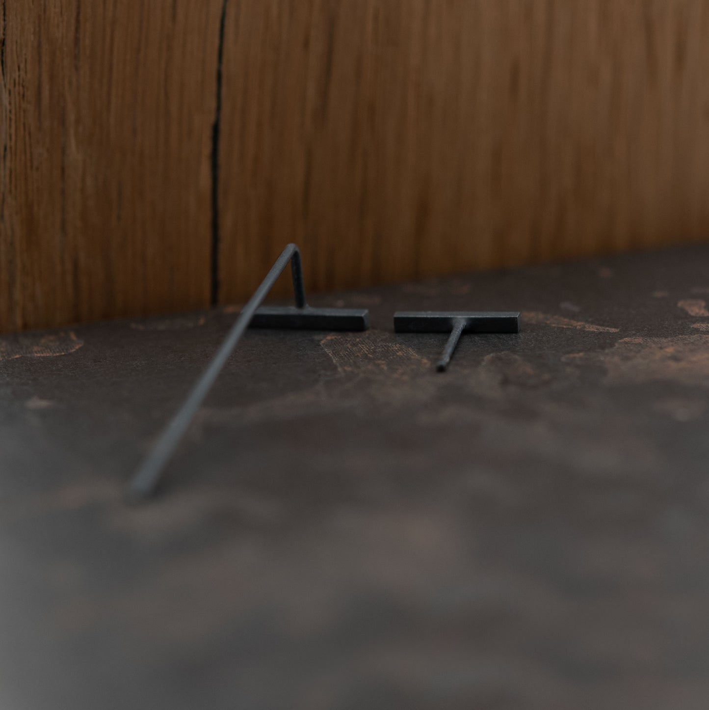 Mistmached pair of bar earrings N°27