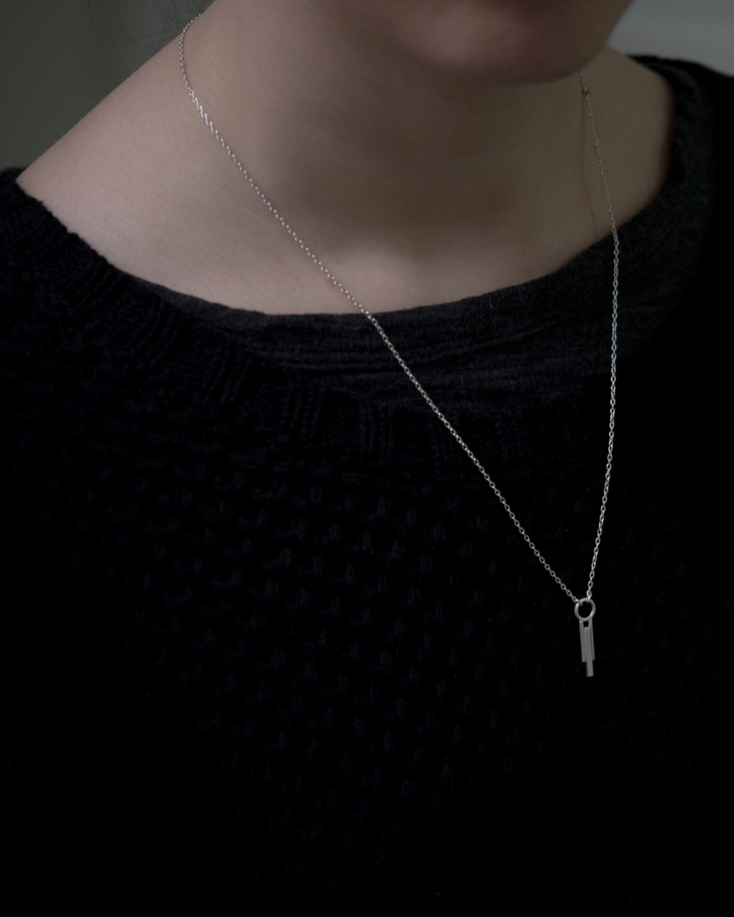 Collier pendentif lignes parallèles N°7