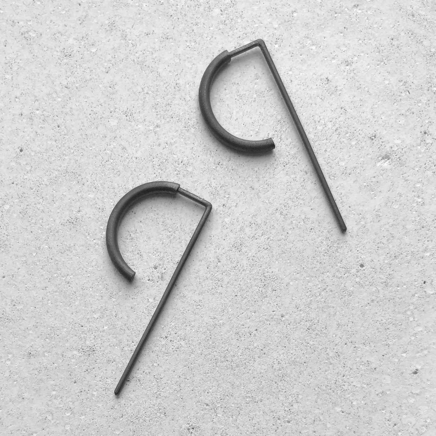 Unique arch earrings oxidized N°9 AgJc