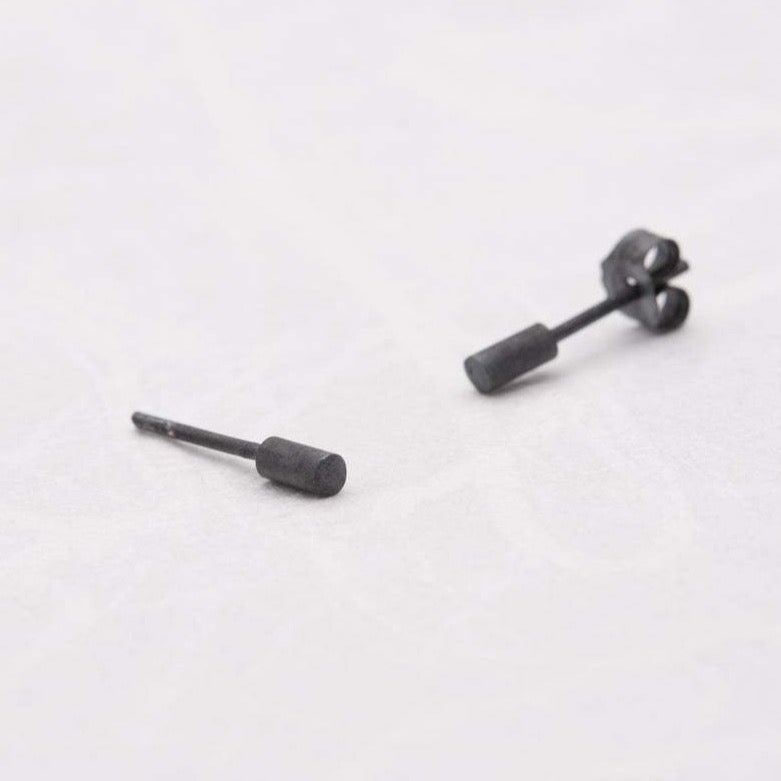 Mini puces d'oreilles en argent noir N°15