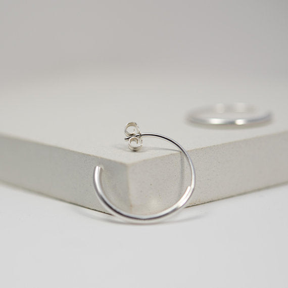 Silver hoop earrings medium – Les Cylindriques N°11
