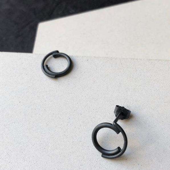Concentric circles studs oxidized N°1 AgJc