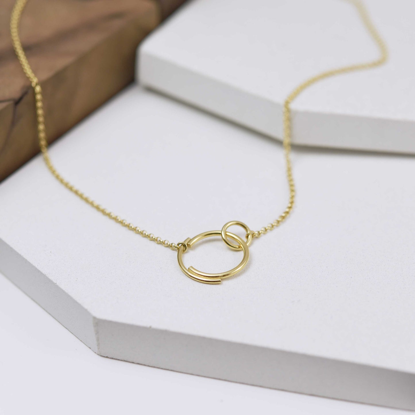 Collier N°6 anneaux entrelacés en vermeil or