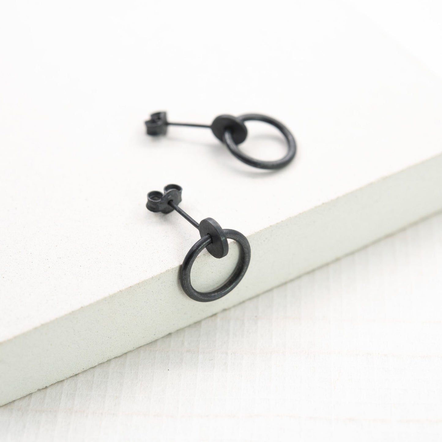 Link studs in black silver N°20