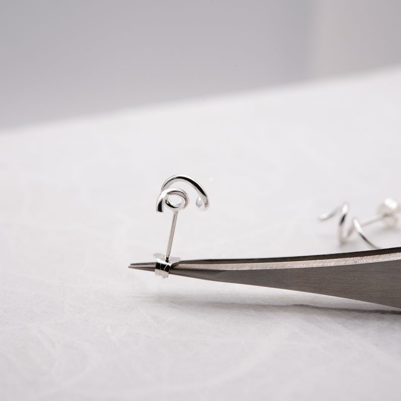 ethically handmade, taking care of all details to offer you a timeless piece of jewelry made to last.
