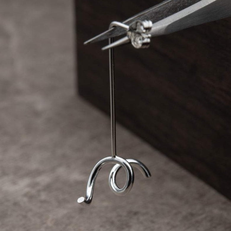 Single sculptural earring in Silver by AgJc