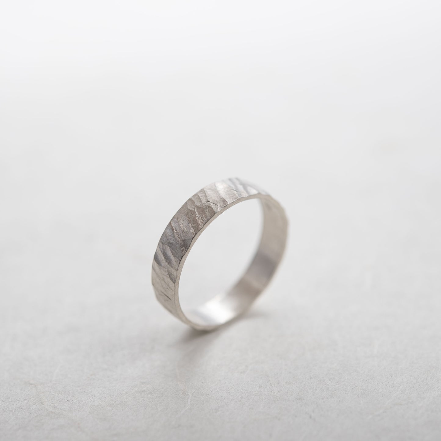 Hammered silver ring band N°16