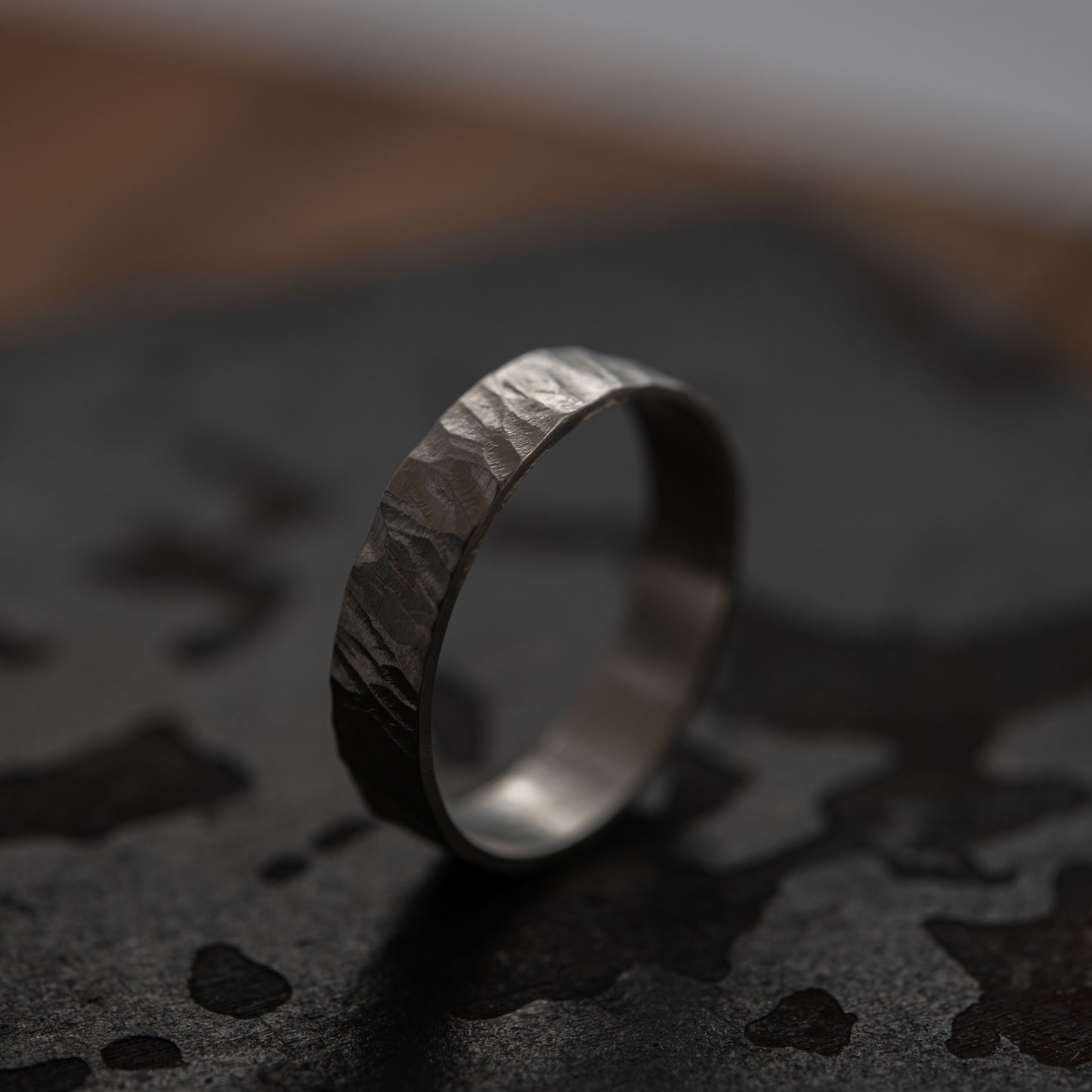 Hammered silver ring band N°16