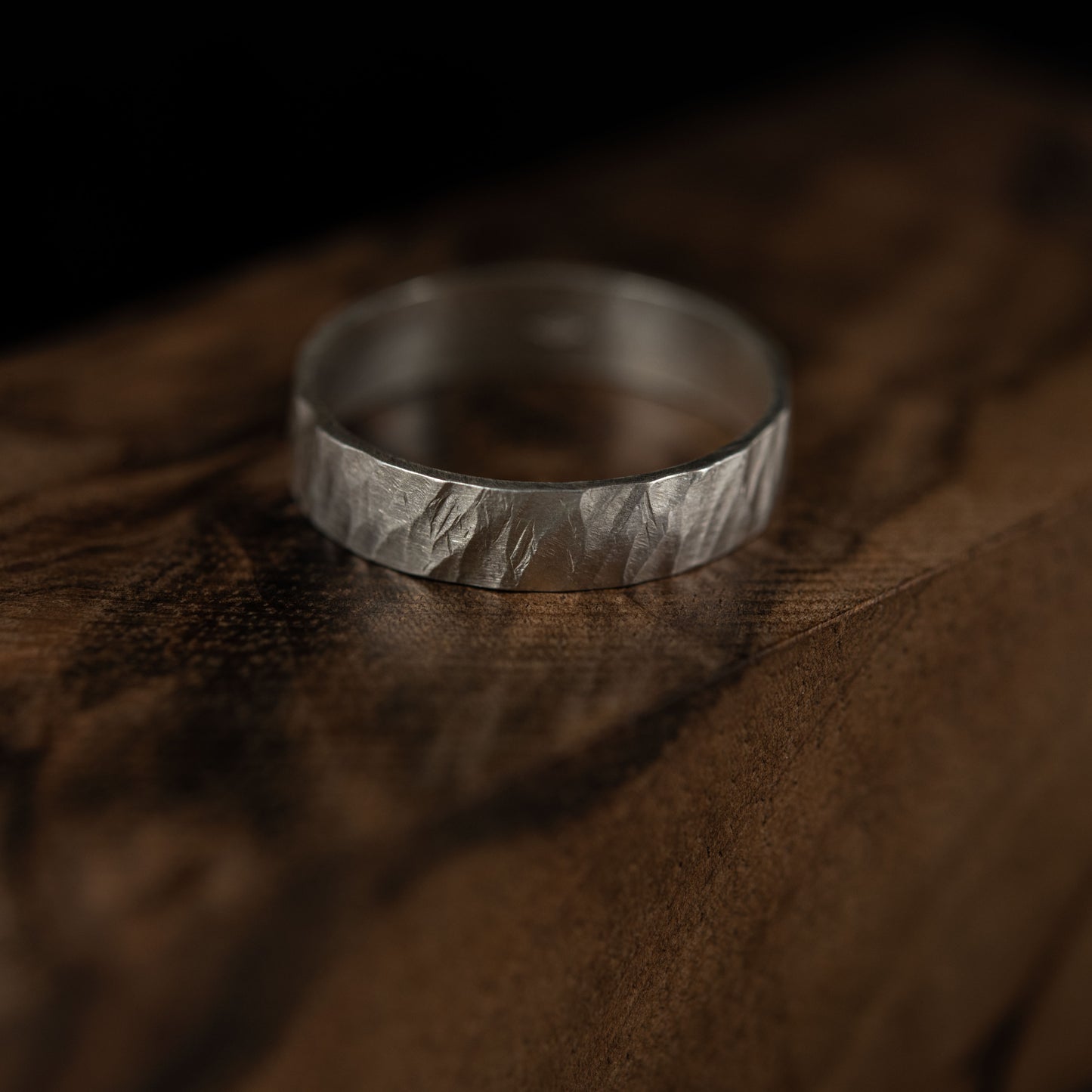 Hammered silver ring band N°16