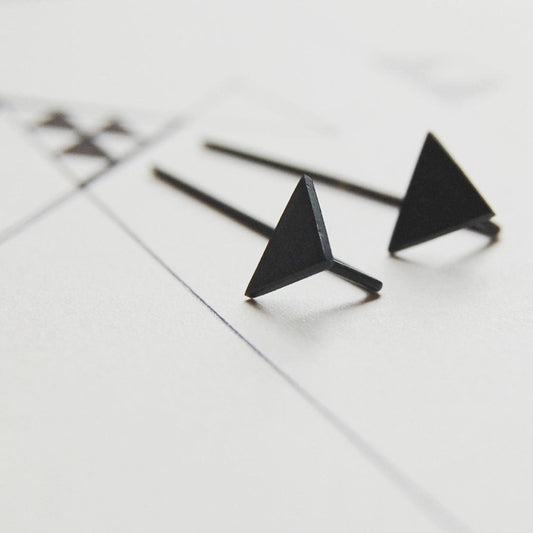Triangle_pendants_earrings_N_7_AgJc_Oxidized