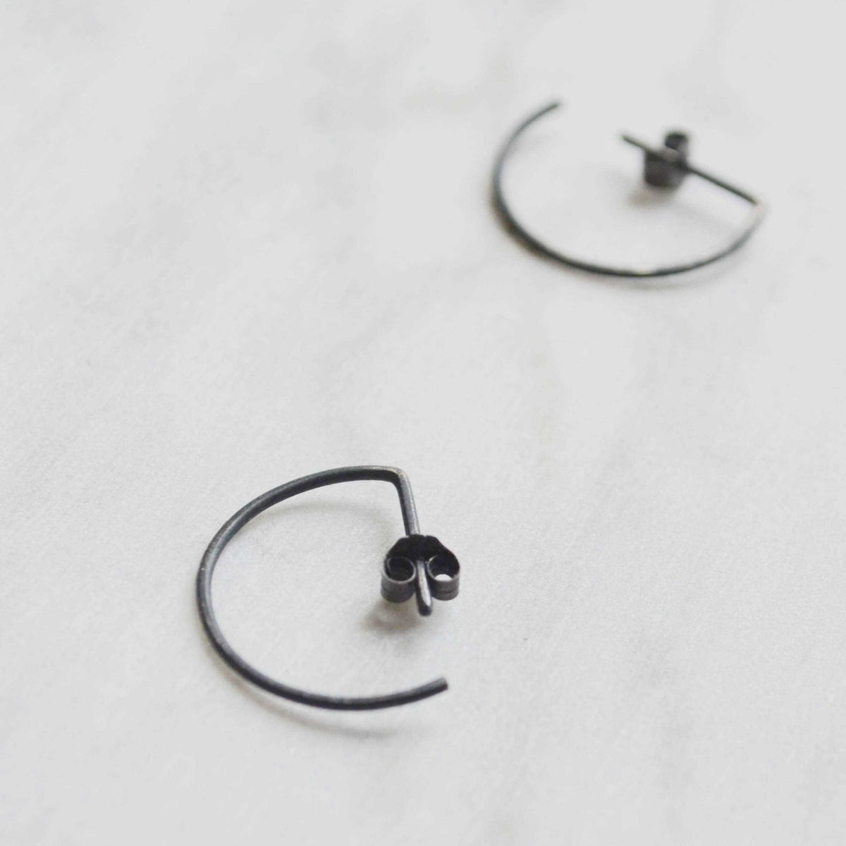 Black line hoop earrings N°7 AgJc  - 7