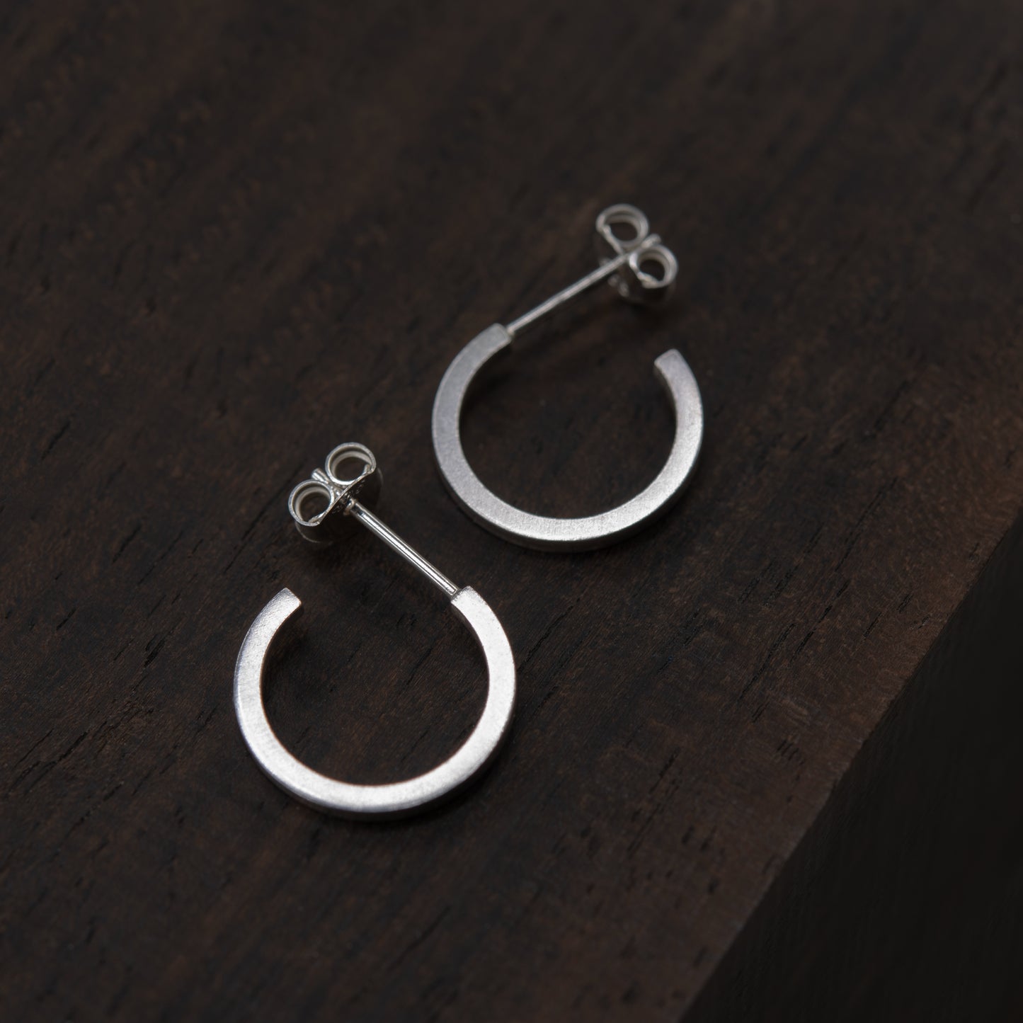 Square band silver open hoops N°18