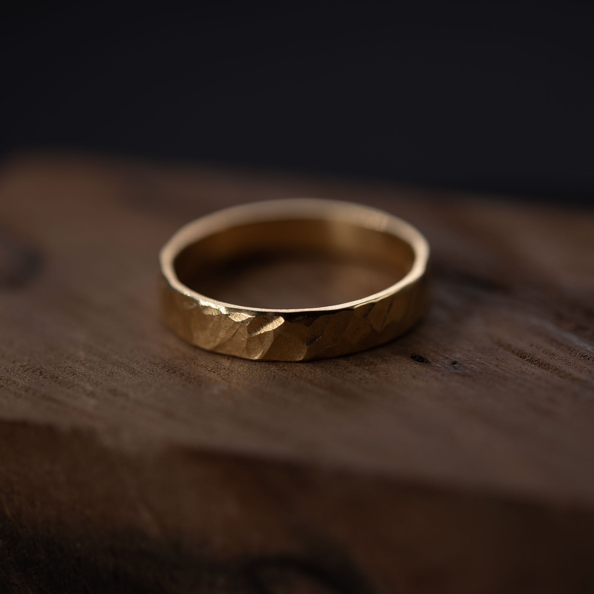 Hammered gold vermeil thin ring N°23 – AgJc - Main Image