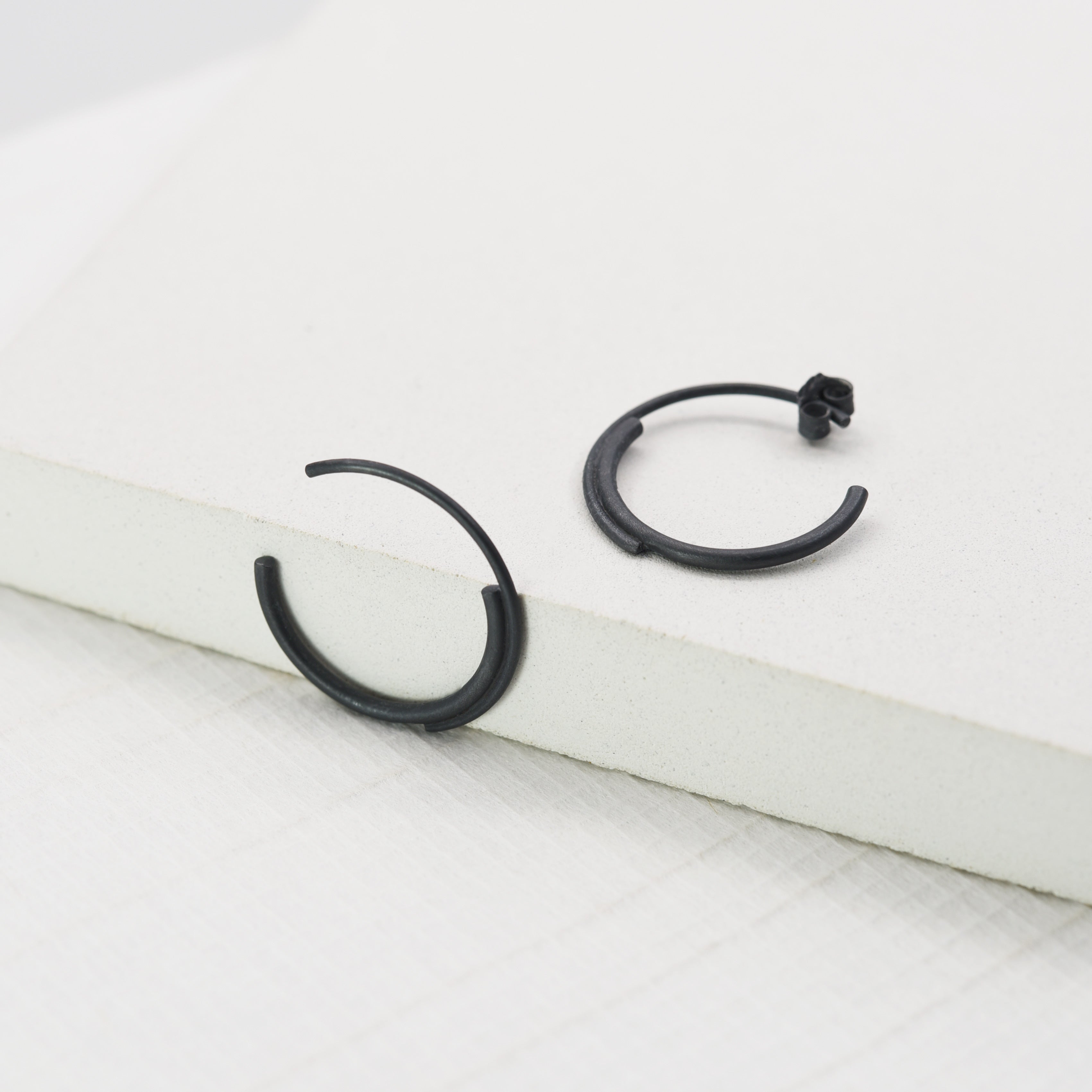 Small black store hoops