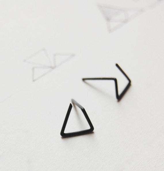 Line triangle earrings N°6 AgJc Oxidized - 1