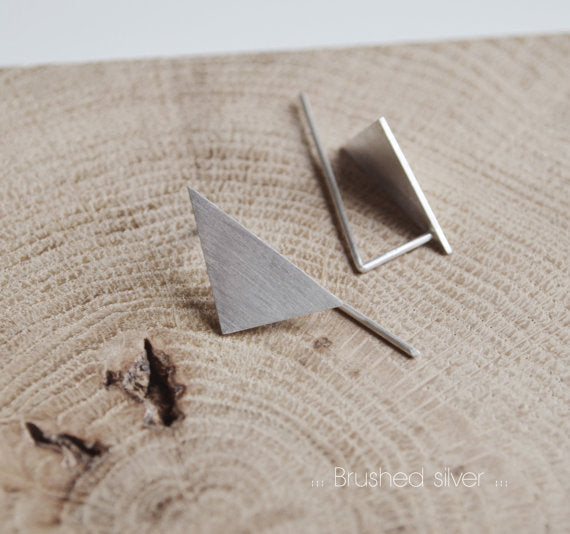 Triangular statement earrings N°8 in gold plated silver