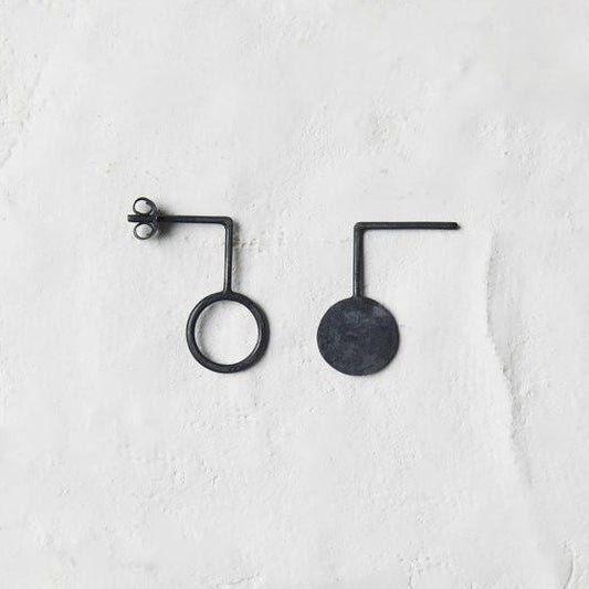 Asymmetrical circle earrings N°23 AgJc Oxidized / 1mm - 1