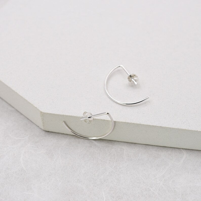 Line hoop earrings N°7 in silver or rose gold
