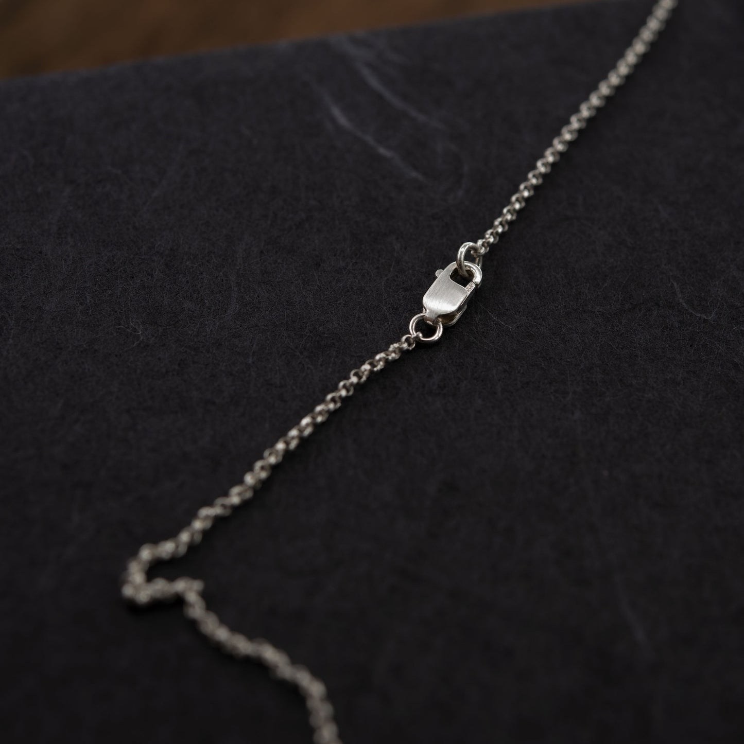 Small open circle pendant necklace N°10